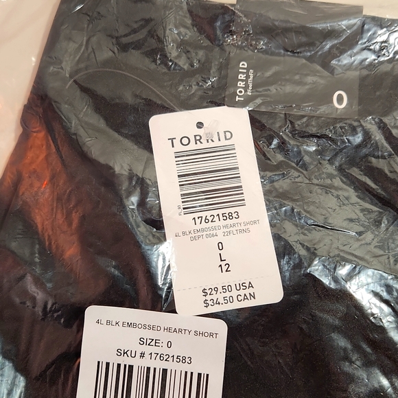 ❤️NWT VINTAGE TORRID BERMUDA BIKE SHORT - LACE SIDE INSET - 9" INSEAM  PLUS SIZE - Picture 3 of 10